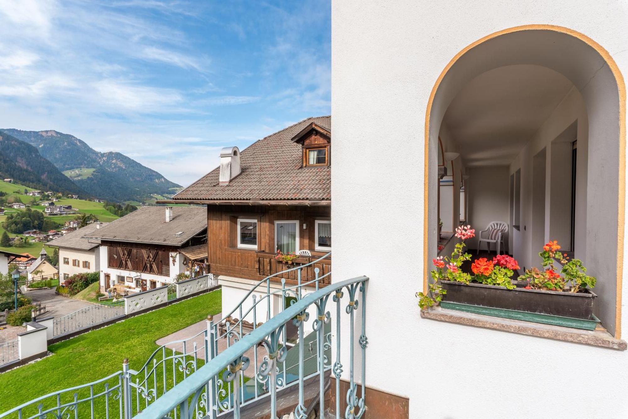 Residence Prapoz St. Ulrich in Gröden Exterior foto